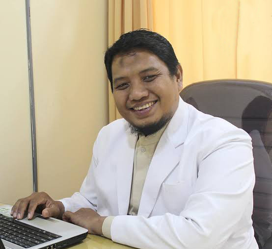Dr. Azmi, Rosya Prayoga, SP.B